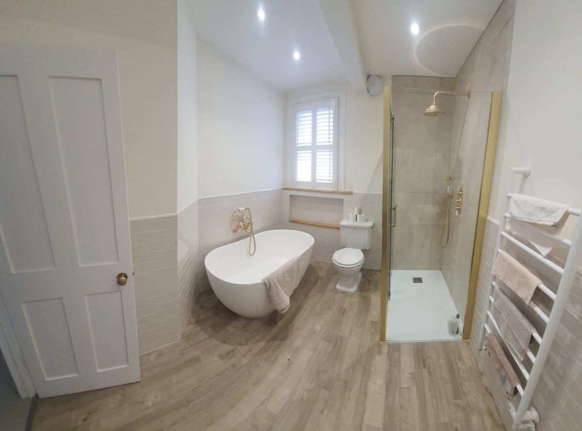 Bathroom Fitter: Image 2